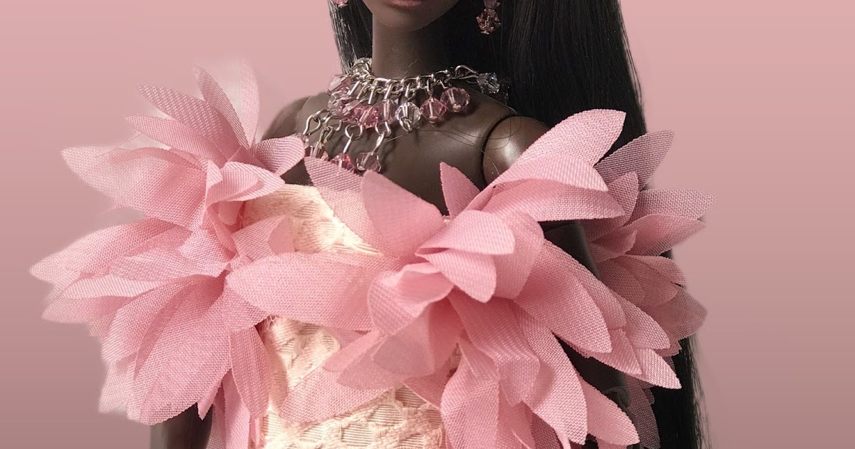 Fashion Dolls Couture - Unlimited: Fluttering amongs the pink flowers 🌸🌸🌸