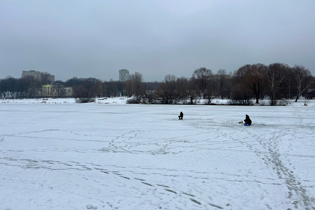 Люблинский парк, Люблинские пруды (река Чурилиха / Пономарка), Парк имени Шкулёва, рыбаки на льду