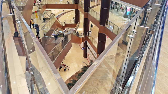 view of the wide interiors and stores inside the Robinsons Galleria in Cebu