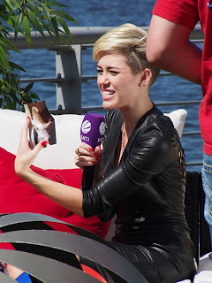 Miley Cyrus hot black dress