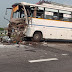सुलतानपुर में पूर्वांचल एक्सप्रेस वे पर यात्रियों को लेकर जा रही प्राईवेट बस डीसीएम से टकराई, दर्जन भर यात्री घायल, 2 की हालत गंभीर 