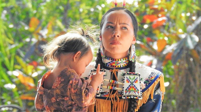 Image: Native Florida Indian woman and child, by Hollywood/USA on Pixabay