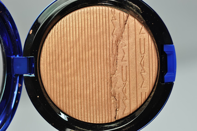 MAC holiday 2015 Magic of the Night Extra Dimension Skinfinish in Shaft of Gold