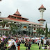 Ribuan Warga Cianjur Berkumpul di Alun-alun Rayakan Bupatinya Kena OTT