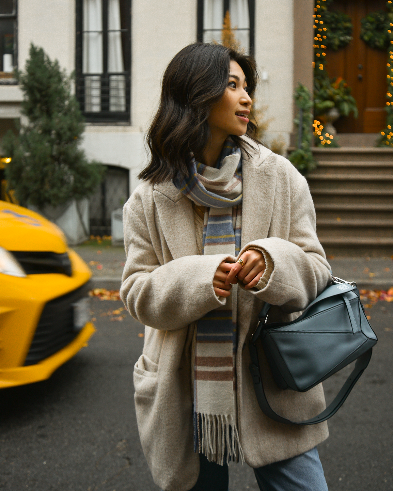 Oversized brushed wool blazer, Topshop blazer coat in New York, casual style in the city, blue Loewe puzzle bag outfit / Van Le - FOREVERVANNY.com
