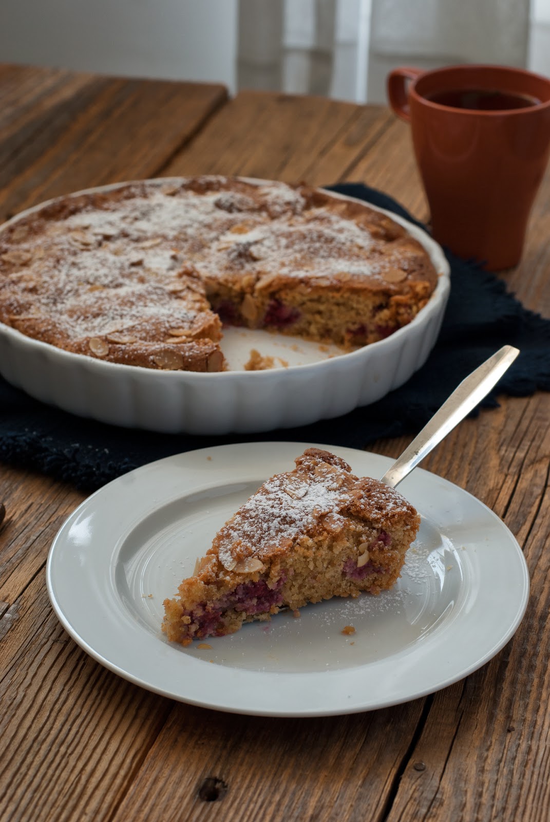 Bakewell tart ciasto migdałowe z malinami