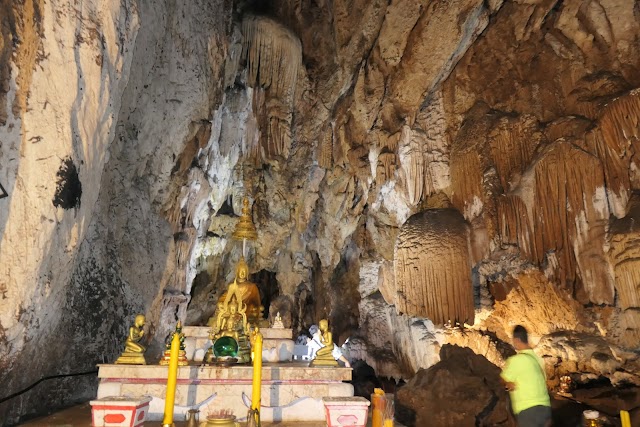 stalactite cave near Bangkok, Wat Tham Phrathat Charoen Tham