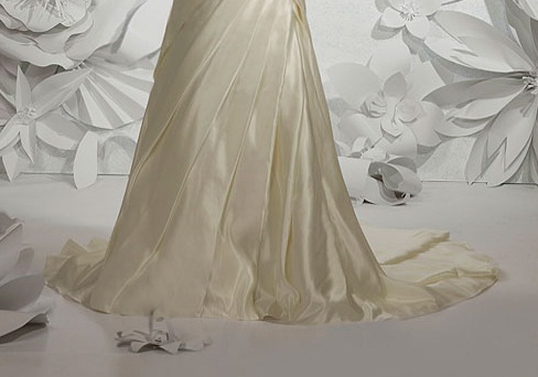 Plus Size Wedding Dresses With Sleeves UK Amiane wedding gown Bien Savvy 
