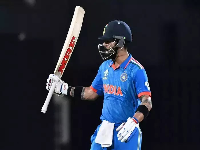 कोहली ने तोड़ा सचिन का रिकॉर्ड: 2023 ICC वनडे वर्ल्ड कप में टीम इंडिया का समर्थन लगातार दूसरी बार जीत हासिल कर वे अंक तालिका में दूसरे स्थान पर पहुंच