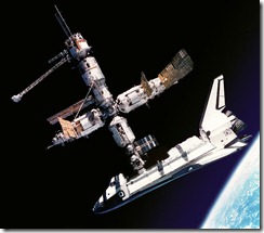 682px-atlantis_docked_to_mir