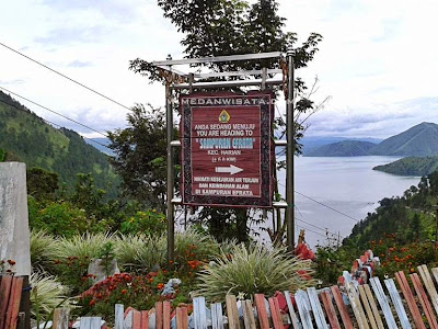 Air Terjun Efrata Harian Boho Samosir