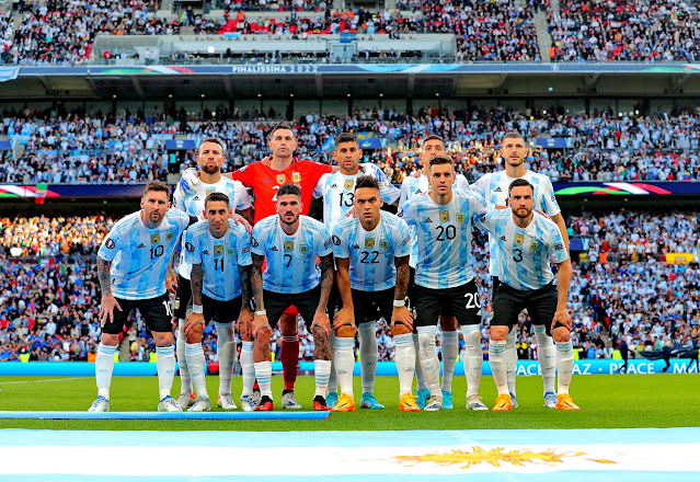 SELECCIÓN DE ARGENTINA. Temporada 2021-22. Nicolás Otamendi, Emiliano Martínez, Cristian Romero, Nahuel Molina, Guido Rodríguez. Leo Messi, Ángel Di María, Rodrigo De Paul, Lautaro Martínez, Giovani Lo Celso y Nicolás Tagliafico. SELECCIÓN DE ARGENTINA 3 SELECCIÓN DE ITALIA 0 Miércoles 01/06/2022, 20:45 horas. Copa de Campeones Conmebol-UEFA 2022, Finalissima. Londres, Inglaterra, Reino Unido, estadio de Wembley: 87.112 espectadores. GOLES: 1-0: 28’, Lautaro Martínez. 2-0: 45+1’, Ángel Di María. 3-0: 90+4’, Paulo Dybala.