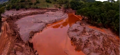 DESASTRE AMBIENTAL EM MARIANA E NO RIO DOCE