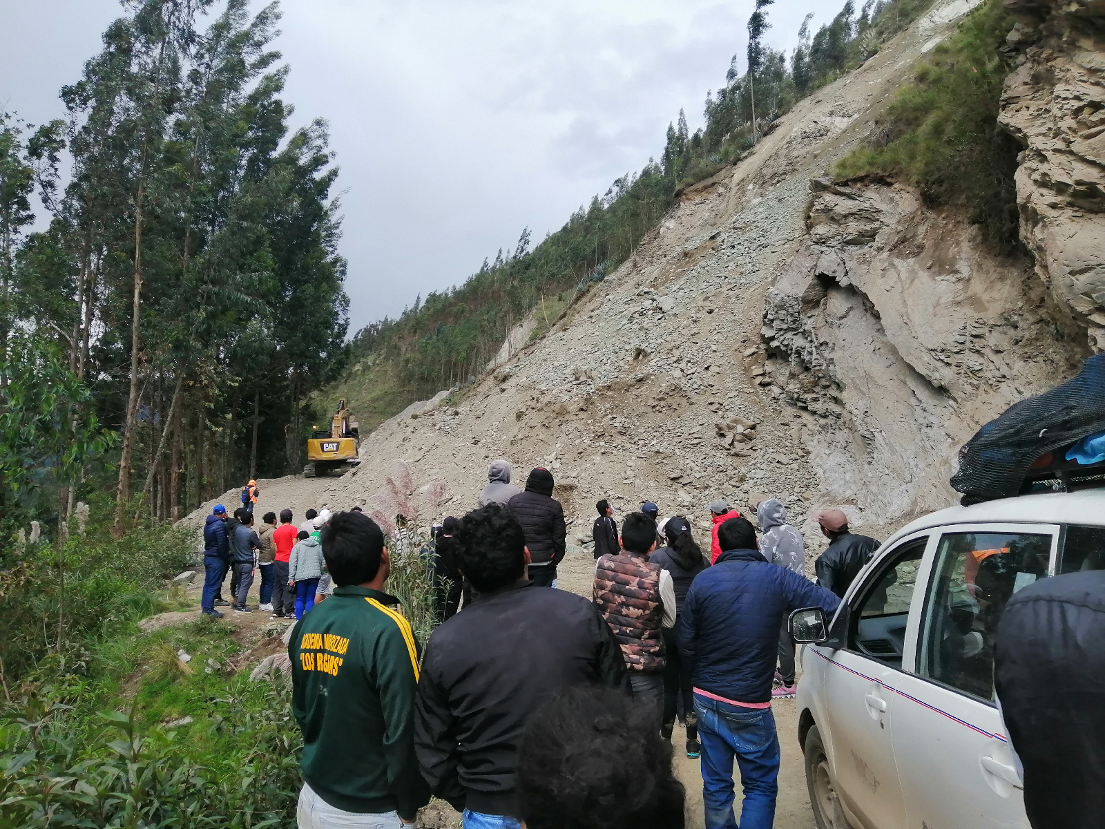 ¡CUIDADO! ASALTANTES ARRASAN CON TODO EN NUEVA RUTA A HUÁNUCO POR CARRETERA CERRADA