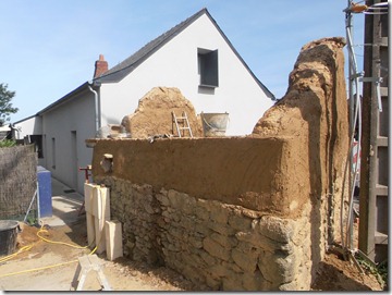 Les murs commencent à prendre forme