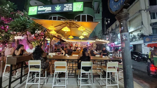 '비치로드' 방면 입구