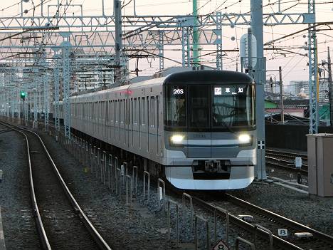 東武伊勢崎線　普通　草加行き1　東京メトロ13000系