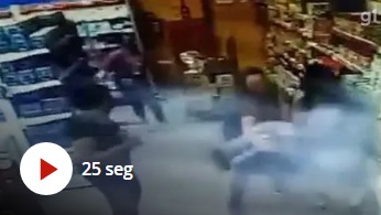 VÍDEO: celular explode no bolso de mulher em Lorena, SP