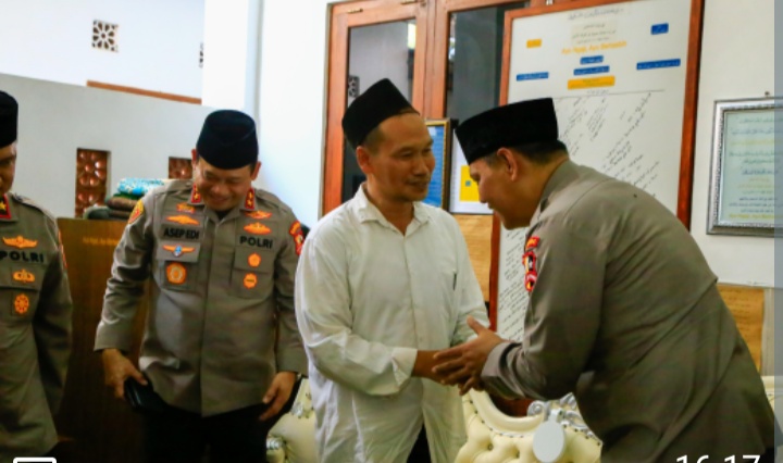 Dikunjungi Kaops NCS Polri, Gus Baha Doakan Pemilu 2024 Berlangsung Aman dan Damai