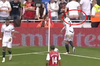Pic of the day: How to show your ass to entire nation