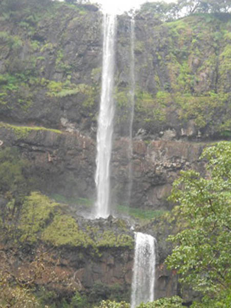 Tres Hermanas Falls