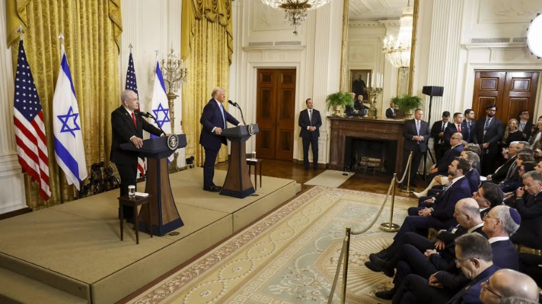 O Presidente dos EUA, Donald Trump, e o premiê de Israel, Benjamin Netanyahu, durante coletiva na Casa Branca nesta terça (4). Crédito: EFE/EPA/SHAWN THEW / POOL (Foto: EFE/EPA/SHAWN THEW / POOL)