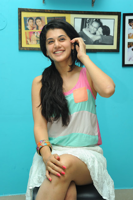 Taapsee pannu hot photos