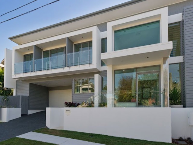 Photo of back facade of modern contemporary home in Brisbane, Australia