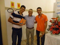 Robenilton, o escritor Mario Magalhães e Thiago Gordiano