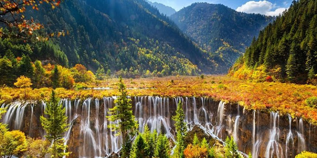 Lembah Jiuzhaigou - China