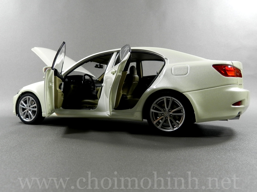 Lexus IS 350 2006 1:18 AUTOart white door