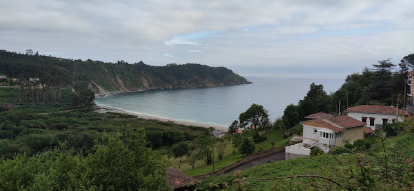 Bajada hacia la Playa de la Concha de Artedo. Camino del Norte