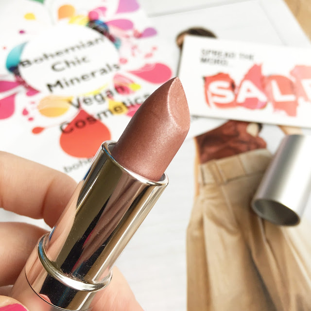 Bohemian-Chic-Minerals-Lipstick-Review