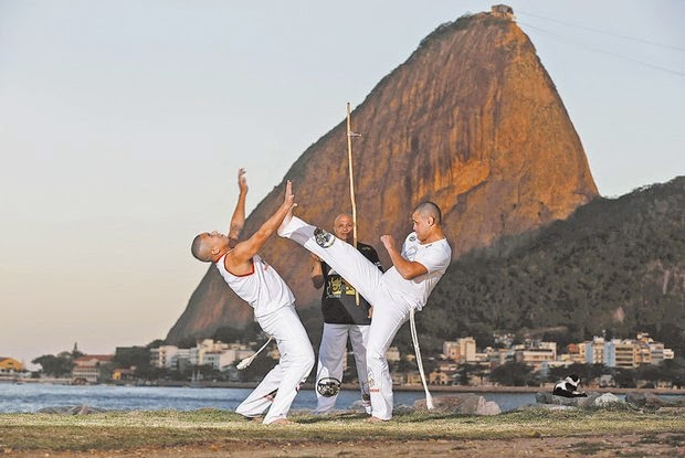 http://odia.ig.com.br/noticia/rio-de-janeiro/2014-08-06/capoeira-das-senzalas-a-patrimonio-imaterial.html