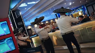 Músicos show mexicanos en el casino Barcelona