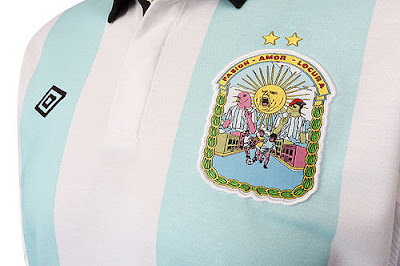 Umbro's World Champions Collection - Detalhe do escudo da camisa da Argentina