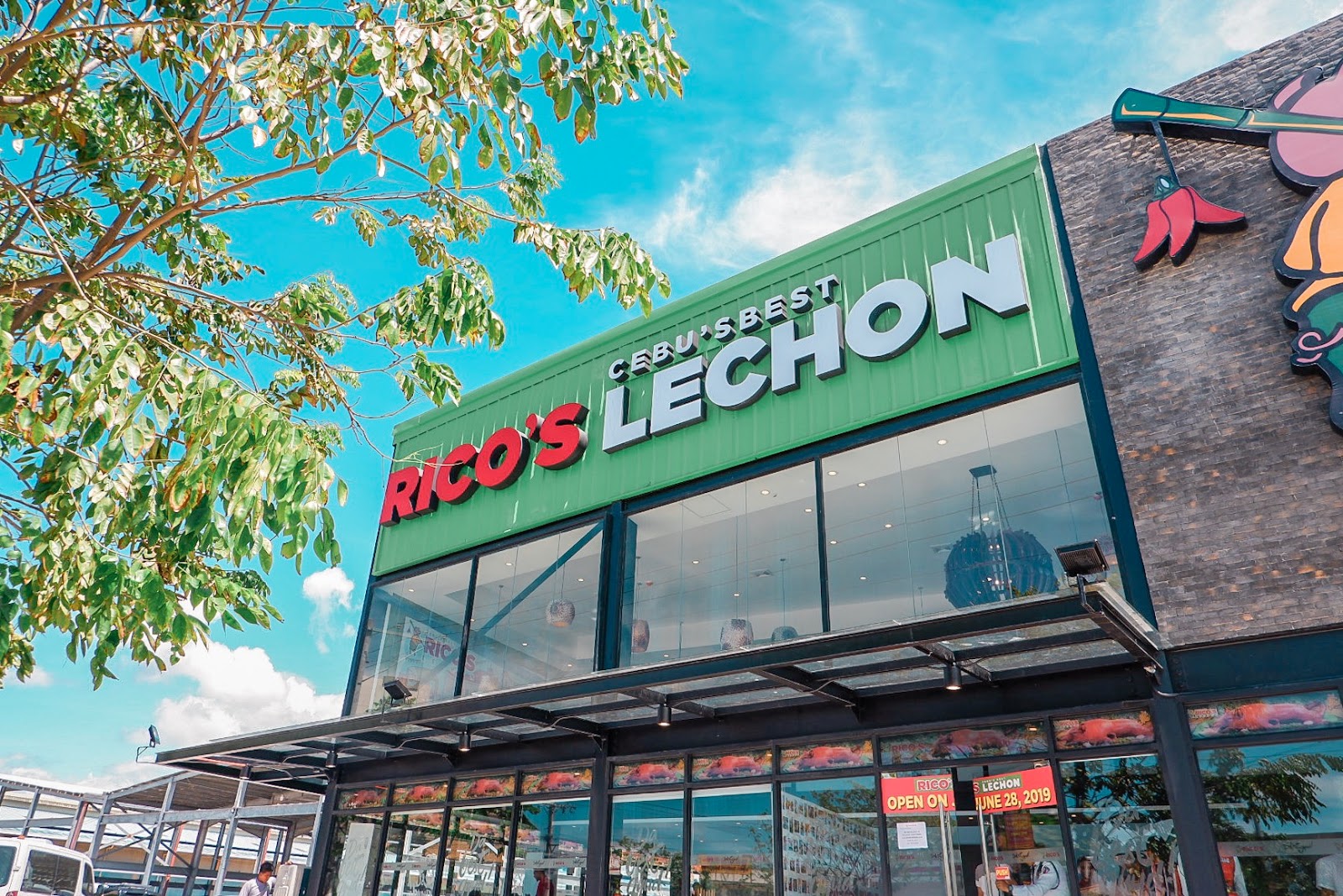 Rico's Lechon: Mandaue Branch, Flagship Store