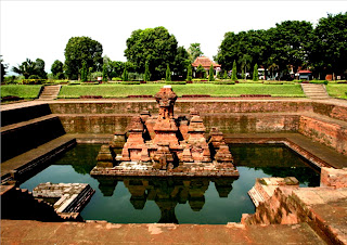  Kerajaan MAJAPAHIT adalah kerajaan terbesar di Asia tenggara yang pernah ada Candi-Candi Peninggalan Kerajaan Majapahit 