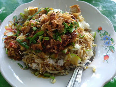 Nasi Lengko, Sega Lengko, Kuliner Cirebon, Strawberry Delight