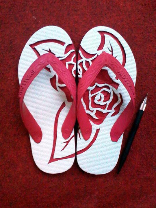 Motif Ukiran yang Sudah Jadi Seni Sandal Jepit Ukir Motif Ukiran yang Sudah Jadi Seni Sandal Jepit Ukir
