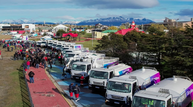 Se anuncia la incorporación de una flota de 21 vehículos y maquinarias destinadas al manejo de residuos en Ushuaia, como parte de una inversión millonaria.