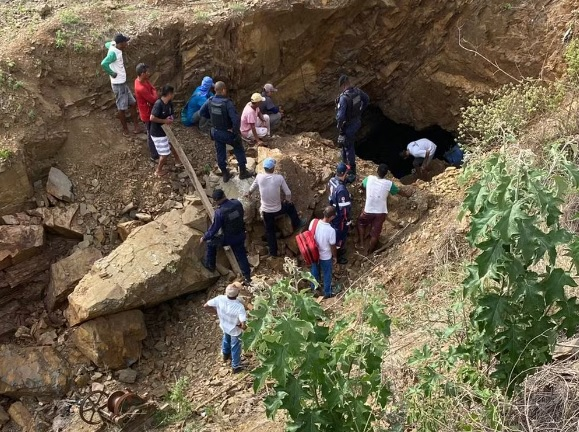 Homem morre soterrado em área de garimpo na Bahia