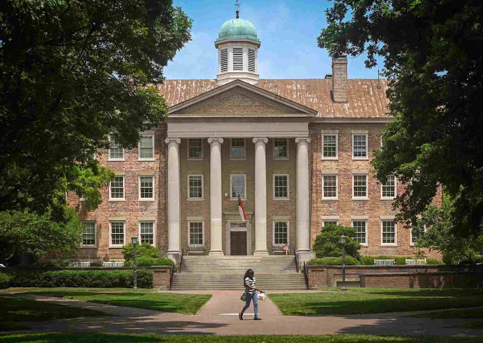 A Universidade da Carolina do Norte obteve ganho de causa após muito processo por discriminaação 'contra os brancos'!!!
