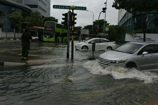 Heavy rains caused a flood on the island of Singapore