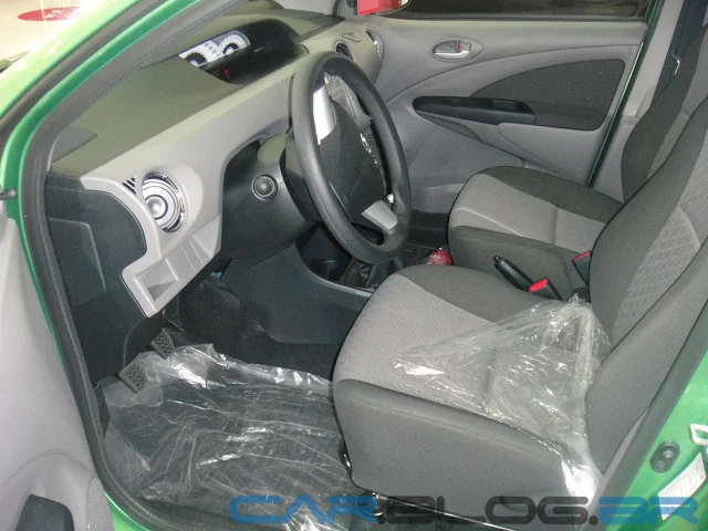 Toyota Etios XLS Hatch 1.5 2013 - interior