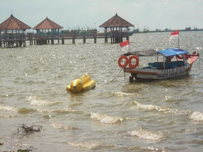 Wisata Pantai Dampo Awang di Pusat Kota Rembang