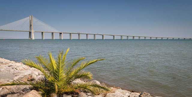 Vasco da Gama Bridge (Ponte Vasco da Gama)