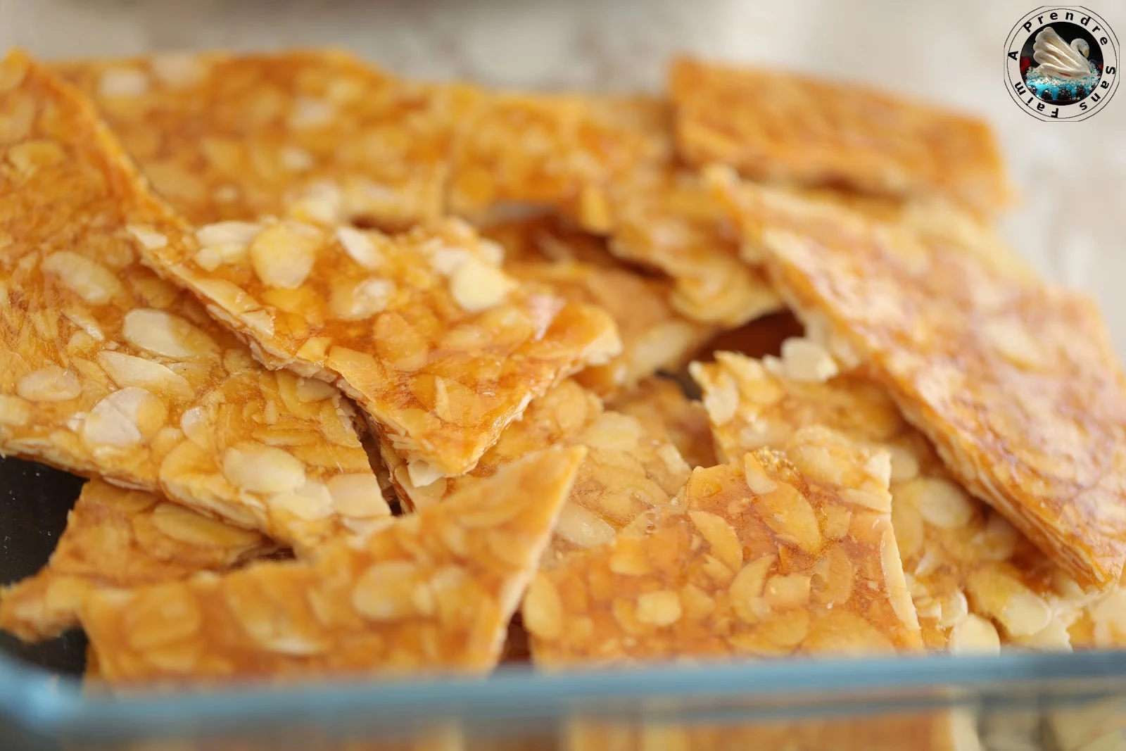 Éclats de nougatine aux amandes