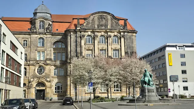 Rathaus mit Kaiser Otto