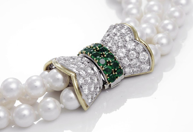 Diamond and Emerald Pearl Necklace